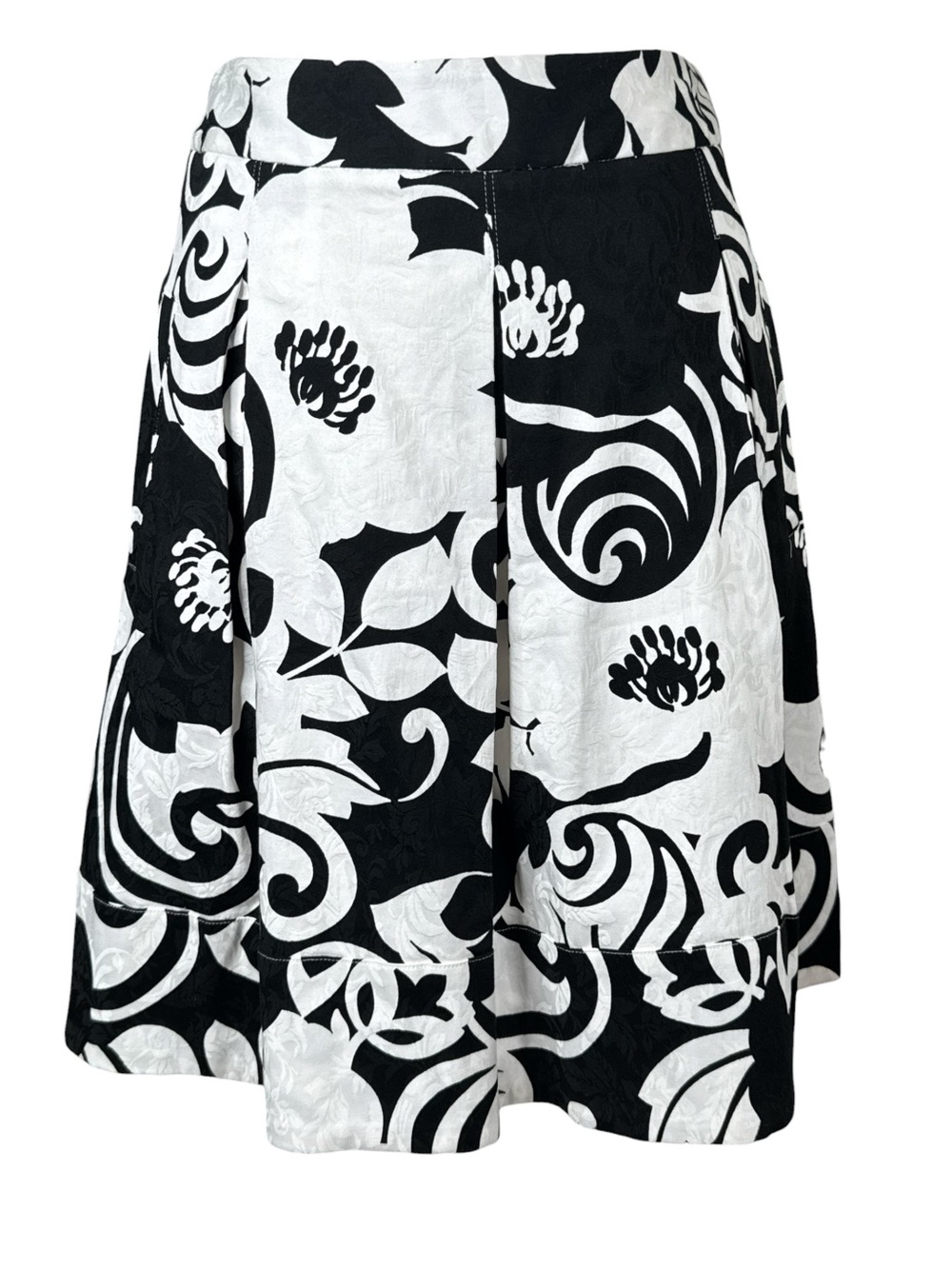 WHITE HOUSSE BLACK MARKET Black and White Floral Skirt